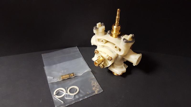 Junkers Wasserschalter, Wasserarmatur Kunststoff #87070025870