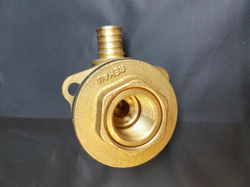 REHAU Rautitan Anschlusswinkel 16 mm x 1/2"