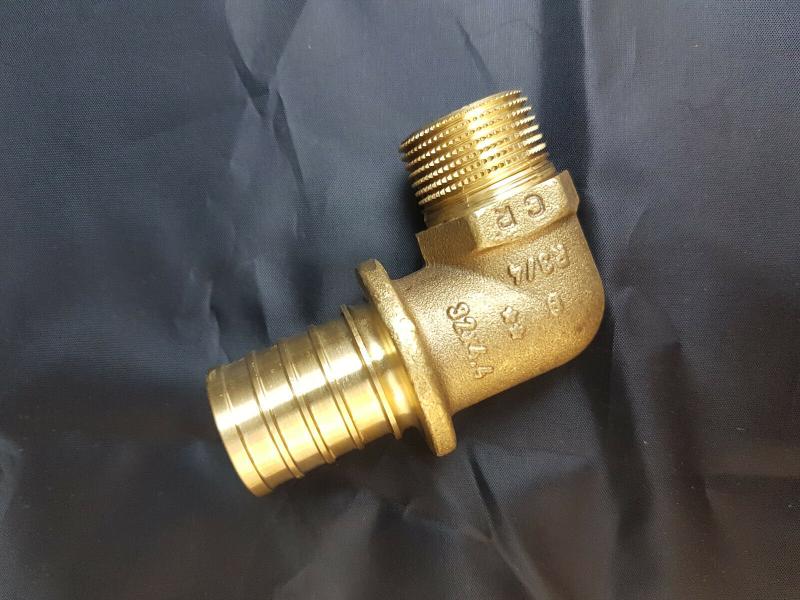 REHAU Rautitan Winkelübergang AG 32 mm x 3/4"