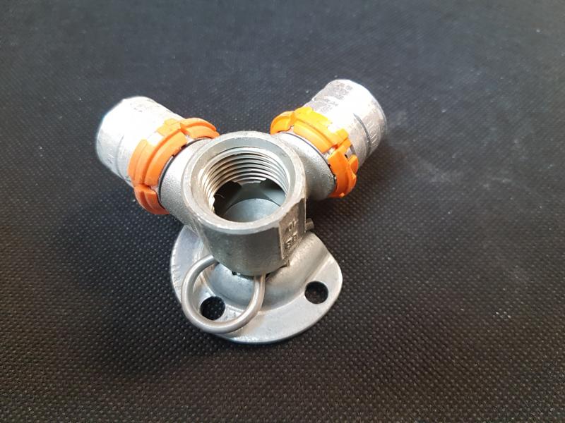 UPONOR Press-Doppel-Wandscheibe 90 Grad 20 x 1/2 IG 1015518