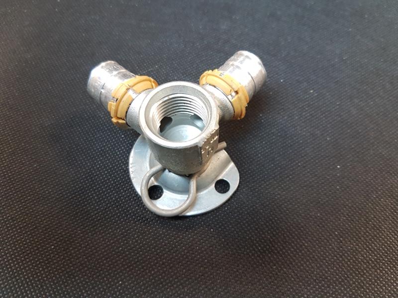 UPONOR Press-Doppel-Wandscheibe 90 Grad 16 x 1/2 IG 1015459