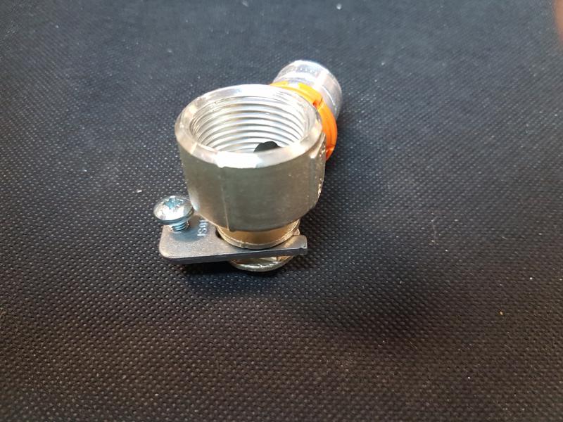 Uponor Preß-Wandwinkel 20x3/4