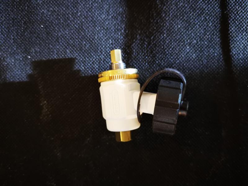 Hummel Füll- und Entleerungsvorrichtung Messing blank G 3/4" x G 1/2" #2584100100
