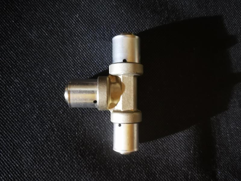 uponor Press-T-Stück DN 18x18x16mm reduziert