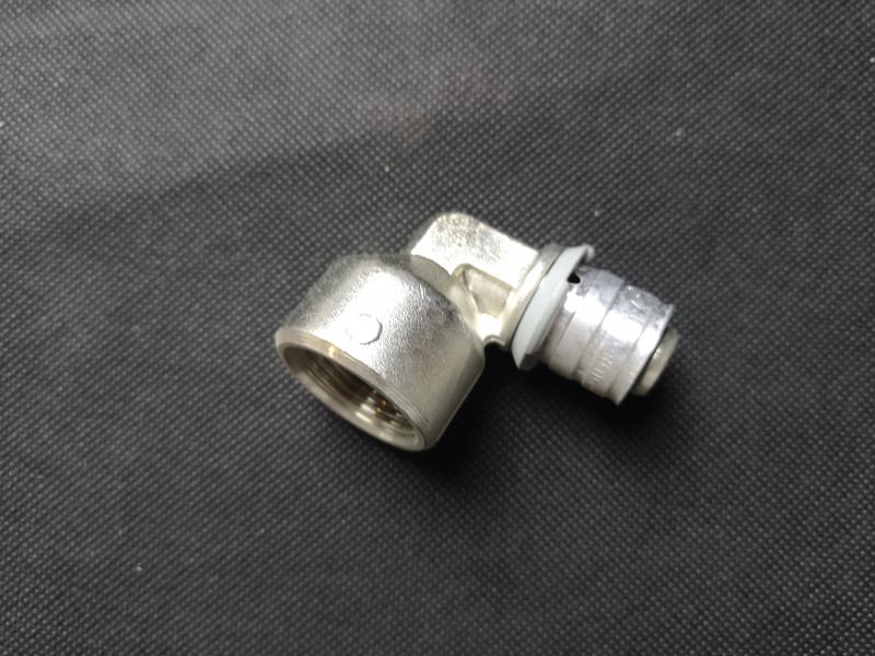 uponor Preß Winkel 90 Grad, 18 x 3/4" IG #913330